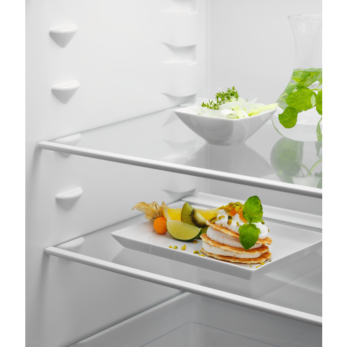 Zanussi - Integrated fridge freezer - ZNNN18ES3